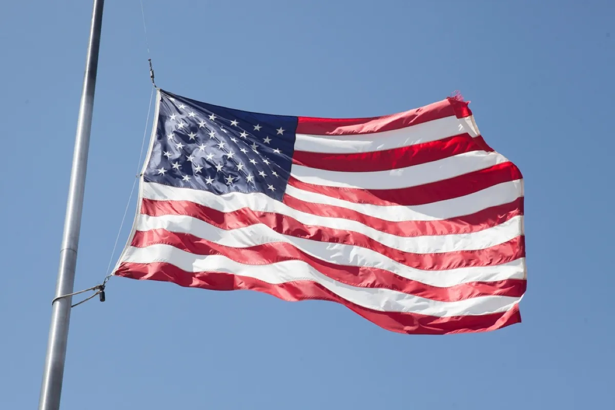 The U.S. flag: American citizens are taxed on their worldwide income even while resident in Italy